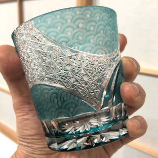 【日本工藝堂】 江戶切子 日式杯 玻璃杯 洋酒杯 酒杯 威士忌杯 啤酒杯 「波動」  翡翠綠色 山田硝子 EK-YD-14
